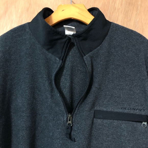 🔥 LAST CHANCE 🔥
Old Navy Pullover w/ Zipper - Picture 2 of 13